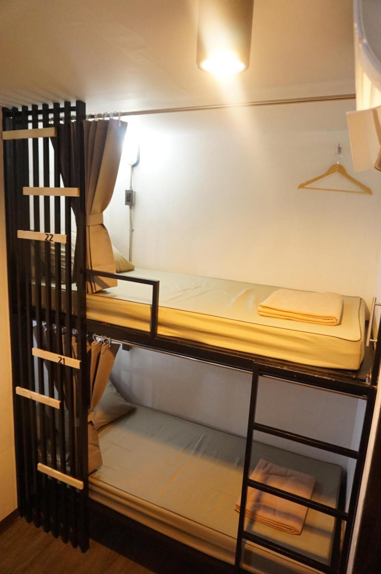 Feel Good Bangkok Hostel Exterior photo