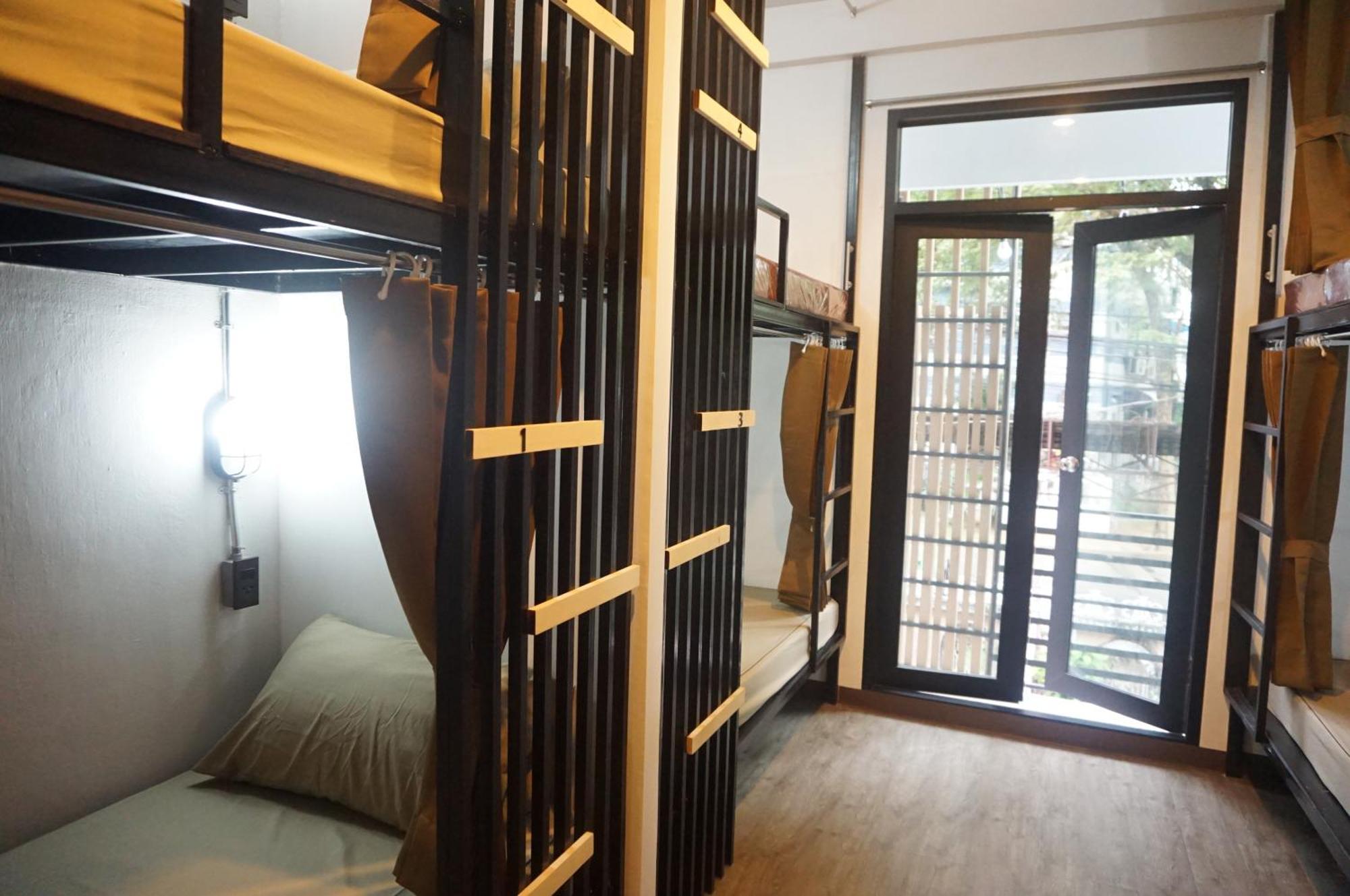 Feel Good Bangkok Hostel Exterior photo