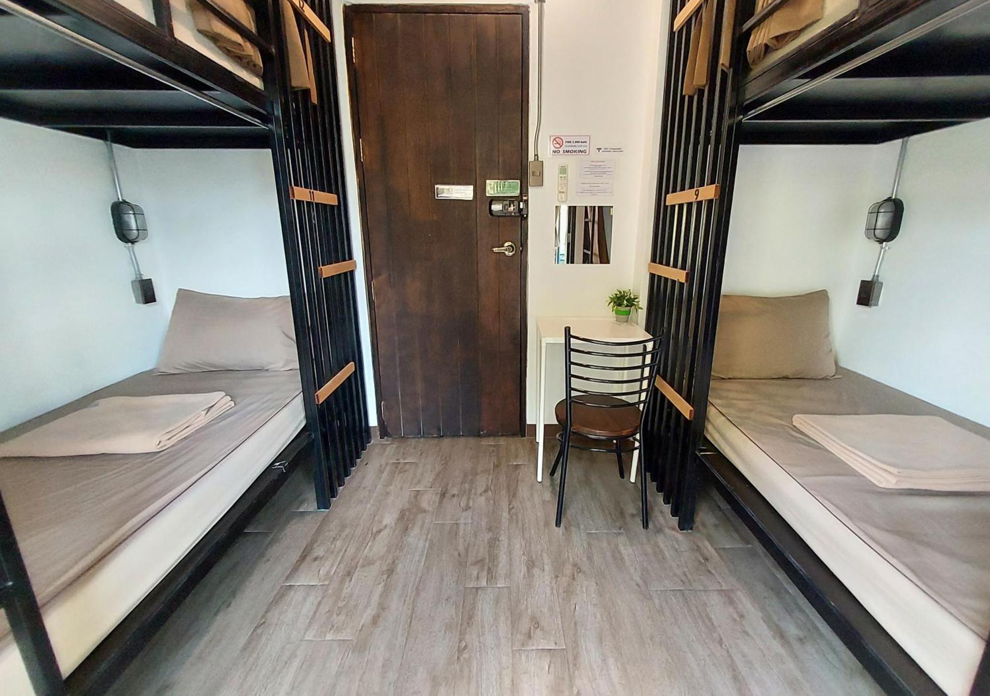 Feel Good Bangkok Hostel Exterior photo