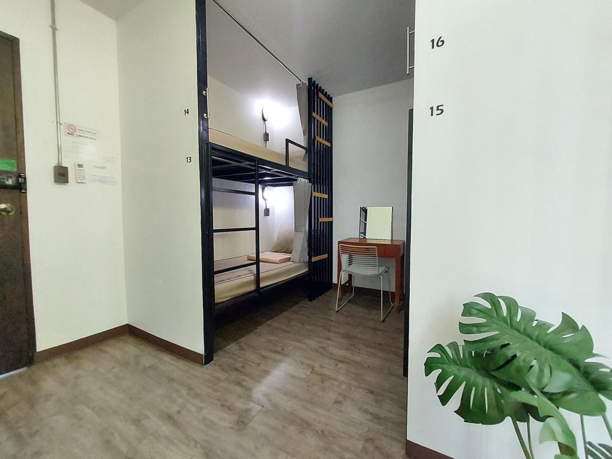 Feel Good Bangkok Hostel Exterior photo