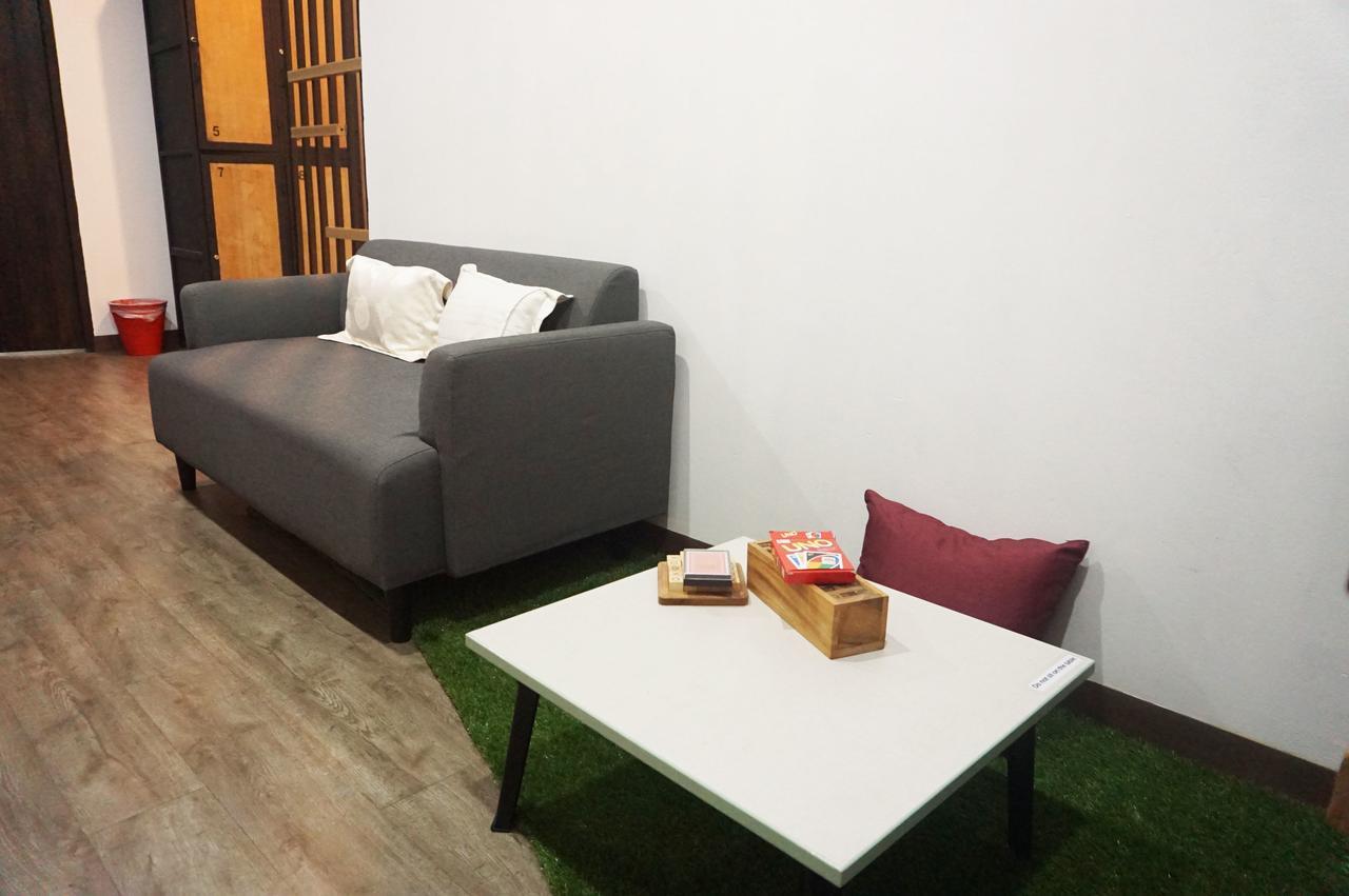 Feel Good Bangkok Hostel Exterior photo